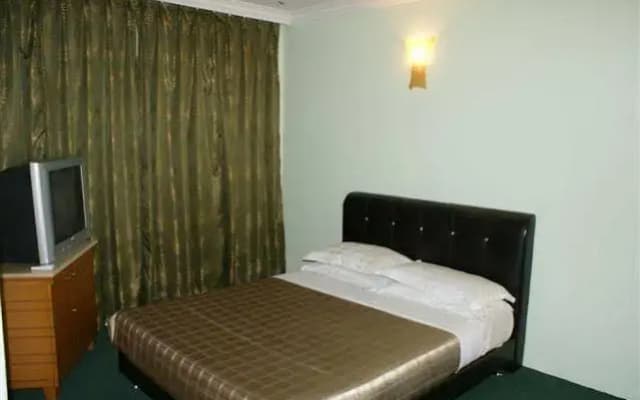 Angsoka Hotel - photo 4