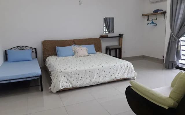 Tampoi Homestay - photo 2