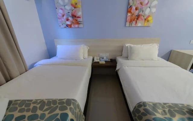 Samudra Court Hotel - photo 3