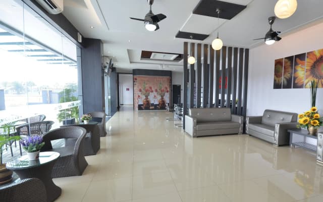 AST Hotel - photo 2