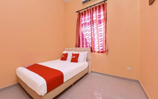 OYO Home  90532 Casa Azlinda Muslim Homestay Ii - photo 4