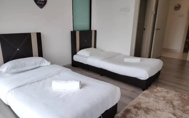 MidValley MegaMall View Southkey Mosaic 2BR 2FREE By Natol - photo 2