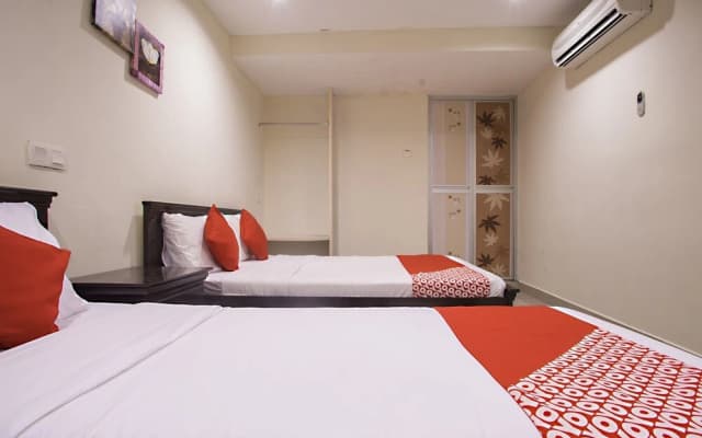 KK Hotel Kajang by OYO - photo 4