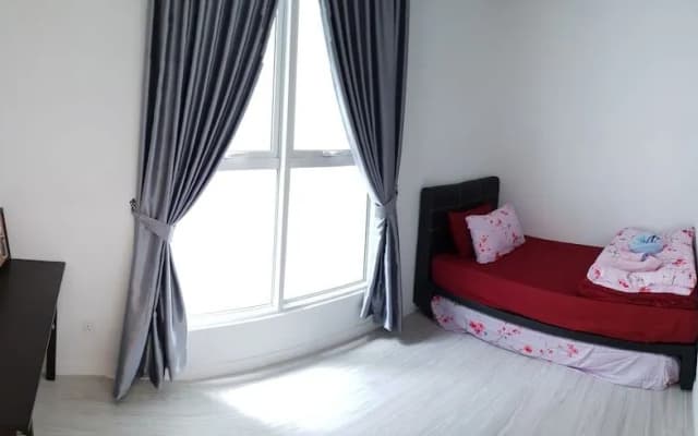 Chubbcaytion at Sutera Avenue - photo 3