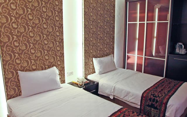 Royal Hotel - photo 2