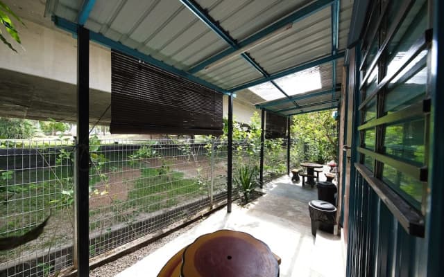 OYO 90960 Rajawali D'cabin Chalet Room - photo 2