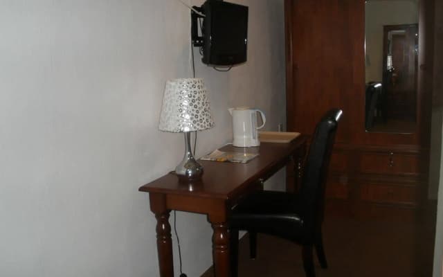 OYO 90037 The 7 Lodge Tambunan - photo 3