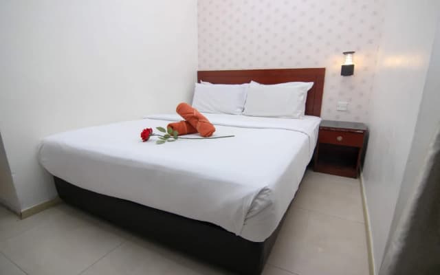 Hotel Zamburger Taman Perling - photo 3