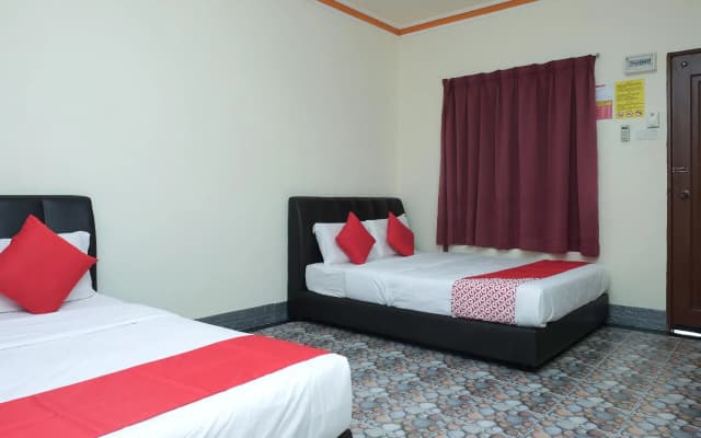 OYO 89928 ACF Guest House - photo 2
