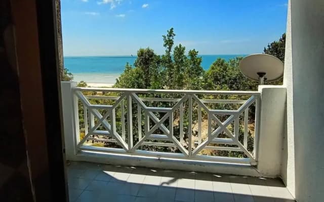 Beach Front Apartment Bayu Beach Resort - photo 5