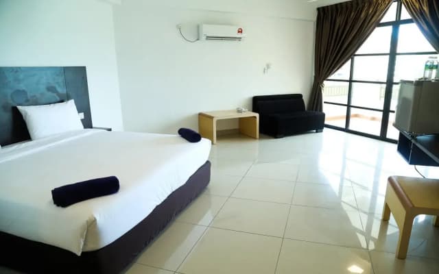 Marina Heights Resort - photo 2