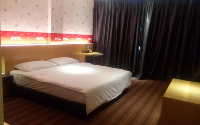 Grand Ct Hotel - photo 3
