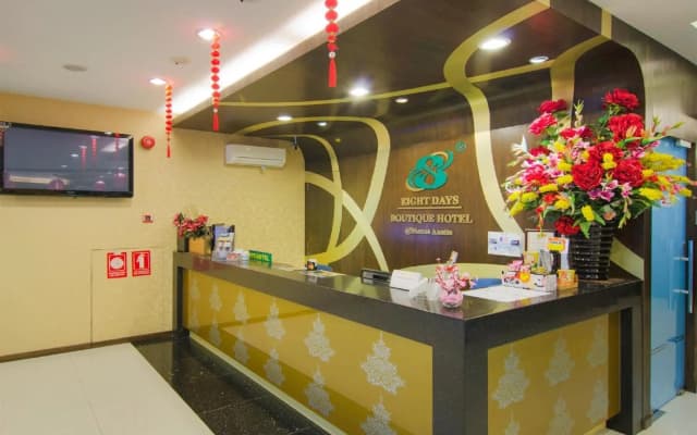 8 Days Boutique Hotel @ Mount Austin JB - photo 2