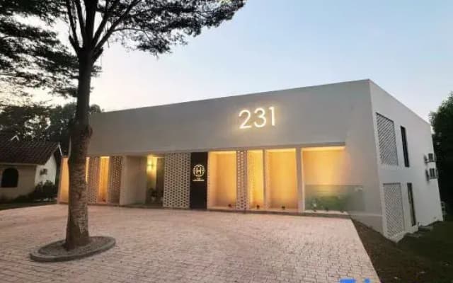 The Luxurious 231, Lake House Villa - photo 2