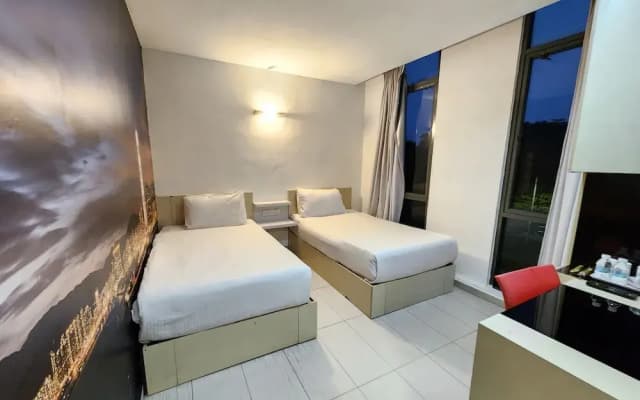 Kozi Hotel - Danga Bay - photo 3
