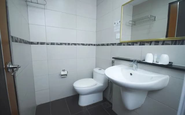 OYO 89399 Sudara Beach Resort - photo 5
