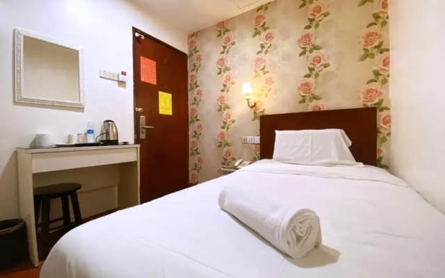 Mr Hotel Nusa Bestari - photo 3