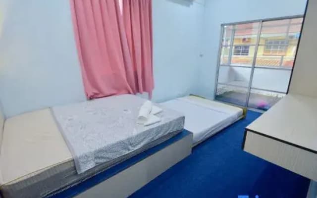 Puteri Indah Homestay - photo 3