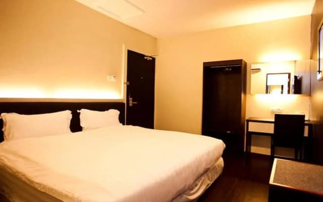 360 Inn - photo 5