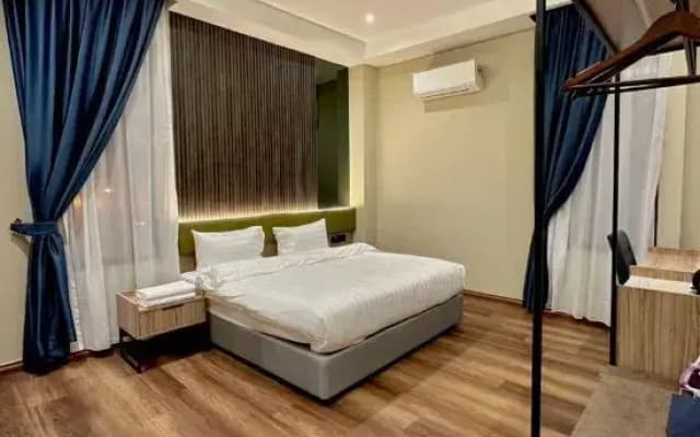 I-Vista Hotel - photo 2