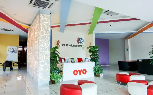 OYO 89848 Link Boutique Hotel - photo 2