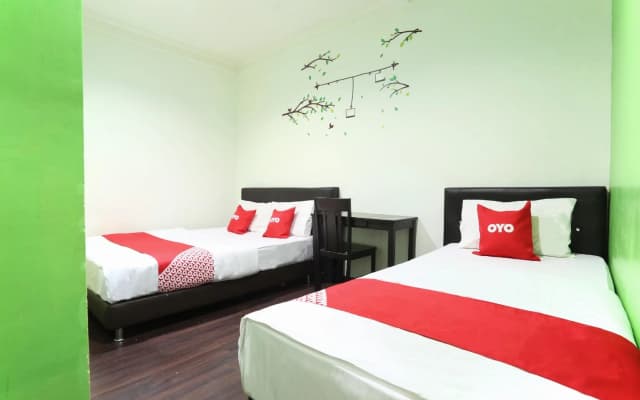 OYO 89738 1st Inn Hotel Glenmarie - photo 4