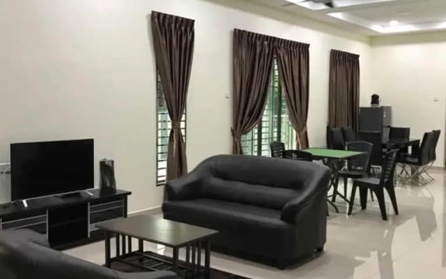Family Homestay - photo 2
