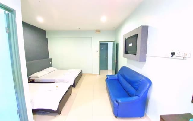 OYO 89737 Hotel Tishoa - photo 5