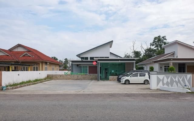 OYO 90005 DC Villa Guest House - photo 4