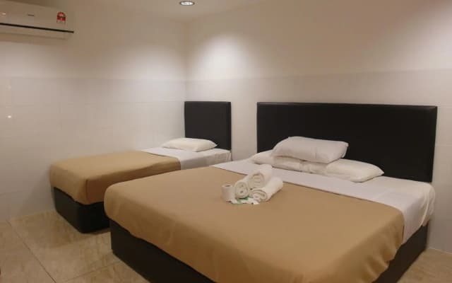 Comfort Two Hotel - photo 2