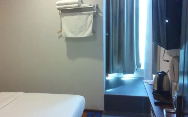 M Empire Motel - photo 4