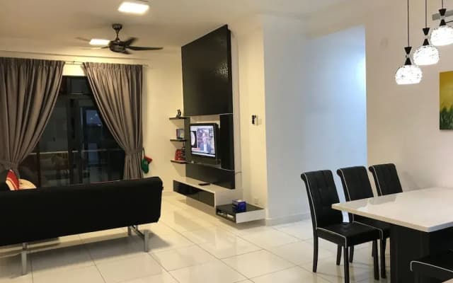 JB Staycation next to Paradigm Mall JB - photo 4
