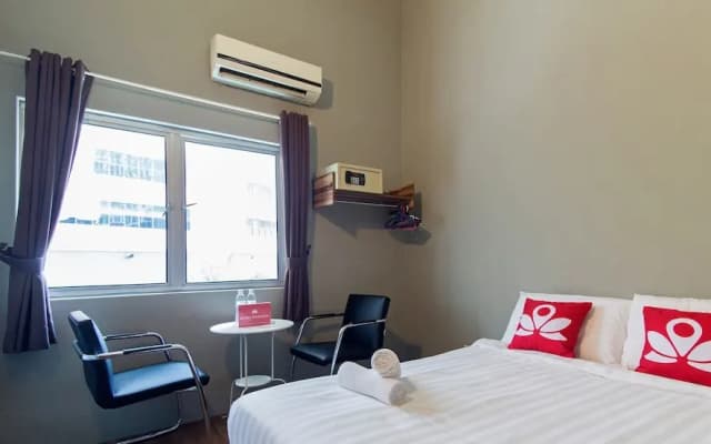 ZEN Rooms Basic Imbi - photo 5