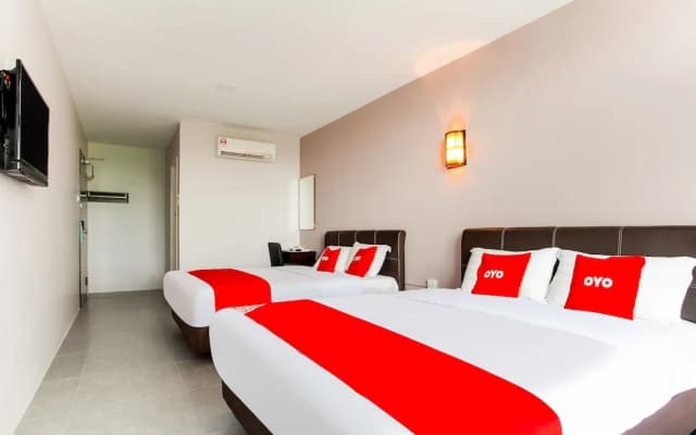 988 Hotel by OYO Rooms - photo 3