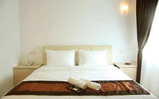 Peach Hill Hotel - photo 3