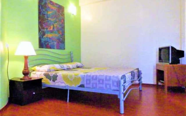Travellers Planet Hotel & Guest House - photo 4