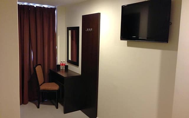 OYO 653 Green World Hotel - photo 3