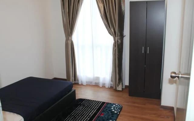 Cozy Crib at 7 Tree Seven Residence - photo 4