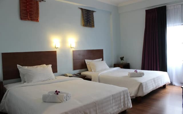 Hotel Maluri - photo 4