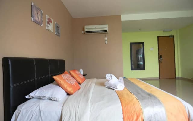 OYO Rooms Jalan Danga Sutera - photo 2