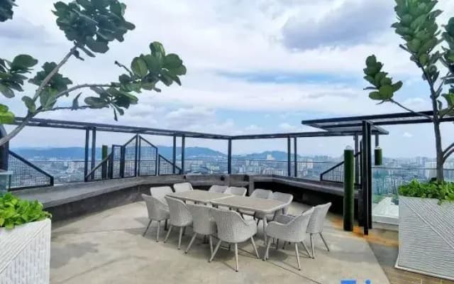 Reizz Residence 2 Bdr 2 Bath With Balcony - photo 3