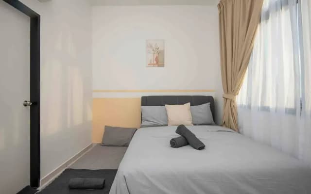 2BR Space Apt Near KSL CIQ JB - photo 2