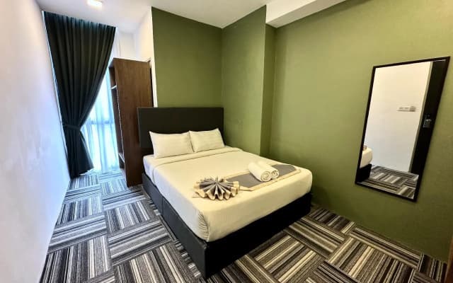 WE Hotel - photo 2