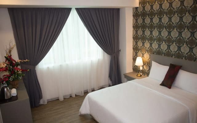 Qlassic Hotel - photo 4