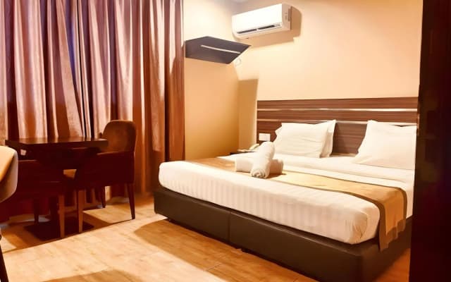 Goldenhill Hotel - photo 3