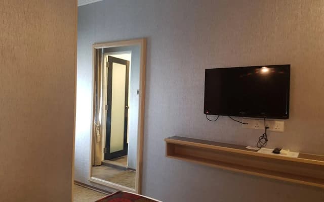 The Grand Orange World Hotel - photo 4