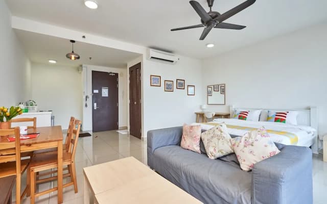 OYO Home 44001 Elegant Studio Setia Alam Trefoil - photo 3