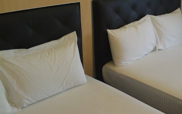 Serdang Business Hotel - photo 3