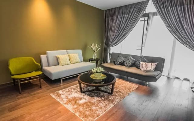 Marina Travellers Suite at Riverson Soho - photo 2