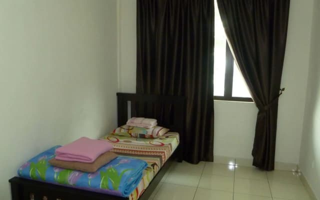 Indah Alam Vacation Home - photo 4
